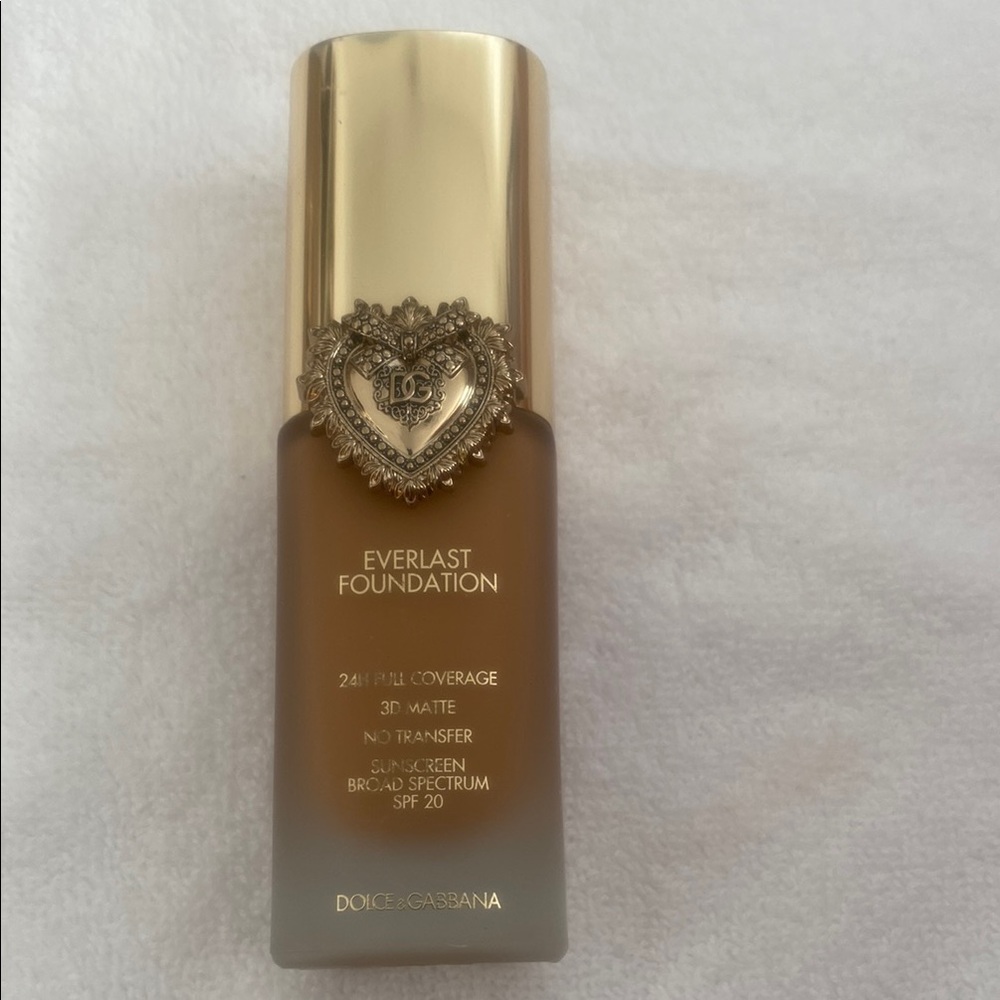 Dolce & Gabbana Everlast Foundation